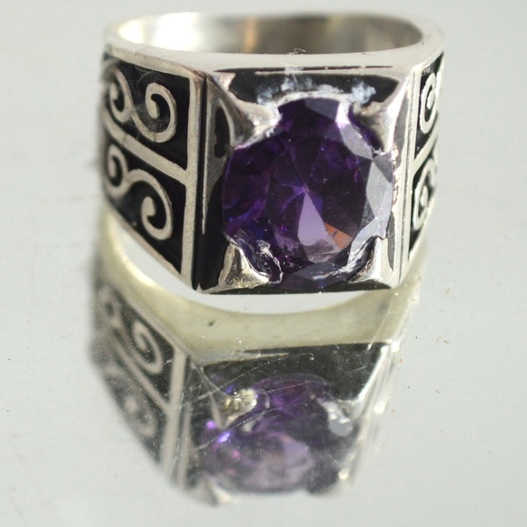 Genuine Amethyst Gemstone Size 6 Sterling Ring - Picture 3 of 8
